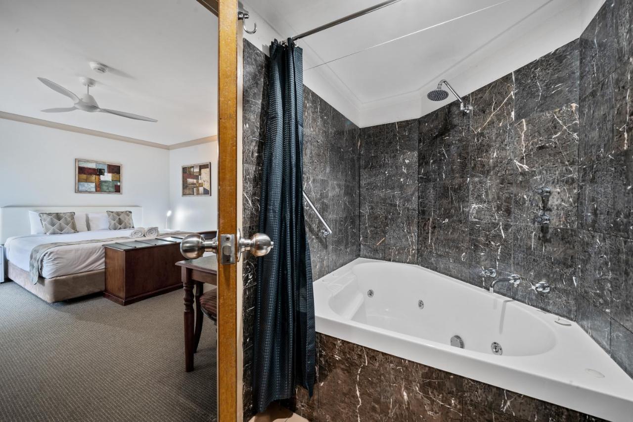 Oasis Inn Ulladulla - Welcoming Guests 18 Years And Older Bagian luar foto