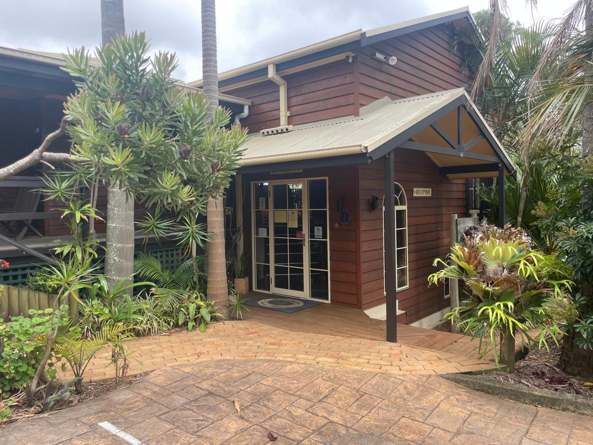 Oasis Inn Ulladulla - Welcoming Guests 18 Years And Older Bagian luar foto