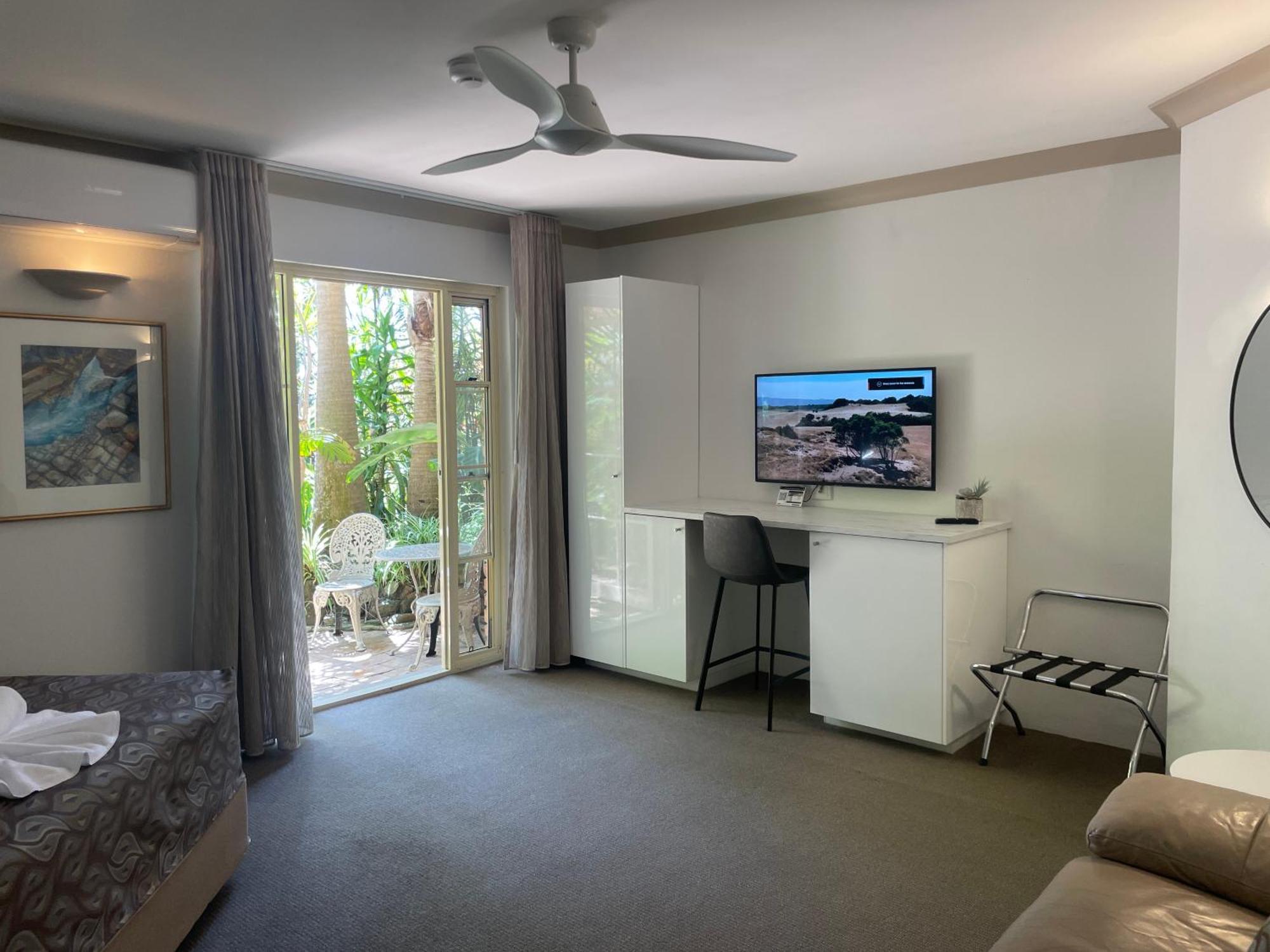 Oasis Inn Ulladulla - Welcoming Guests 18 Years And Older Bagian luar foto
