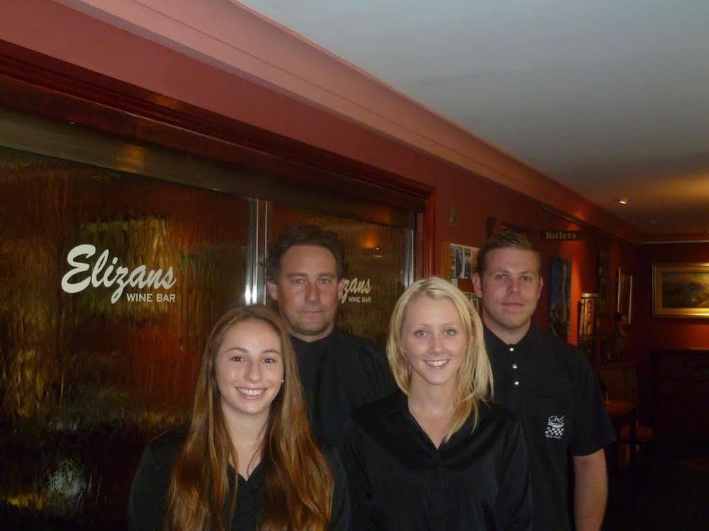 Oasis Inn Ulladulla - Welcoming Guests 18 Years And Older Bagian luar foto